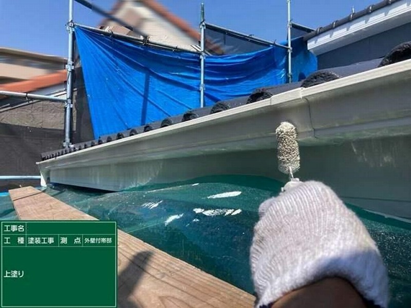 雨樋の上塗り