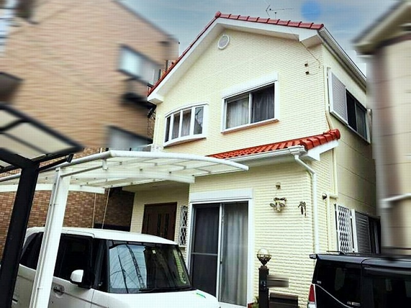 一面ベージュで外壁塗装をした事例2