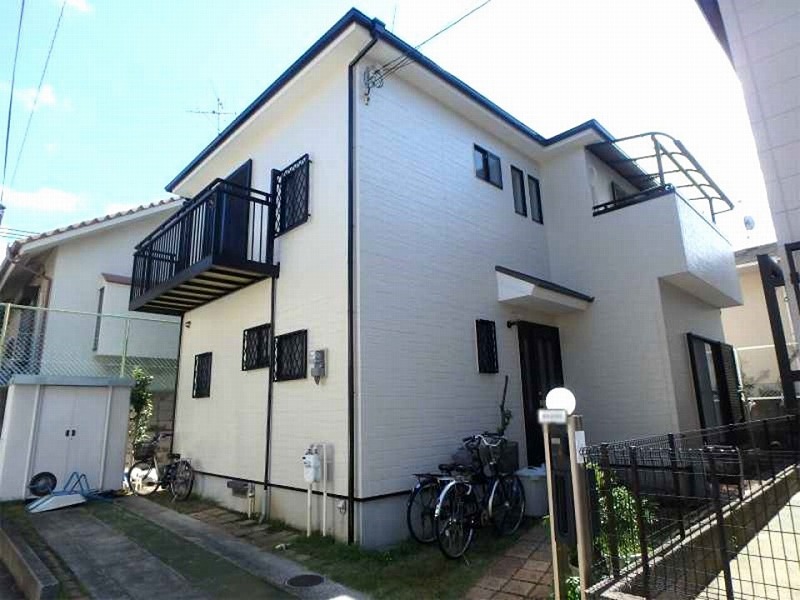 一面ベージュで外壁塗装をした事例5
