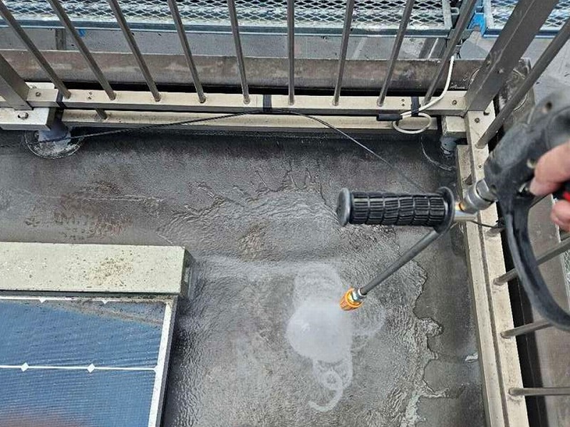屋上の高圧洗浄工事
