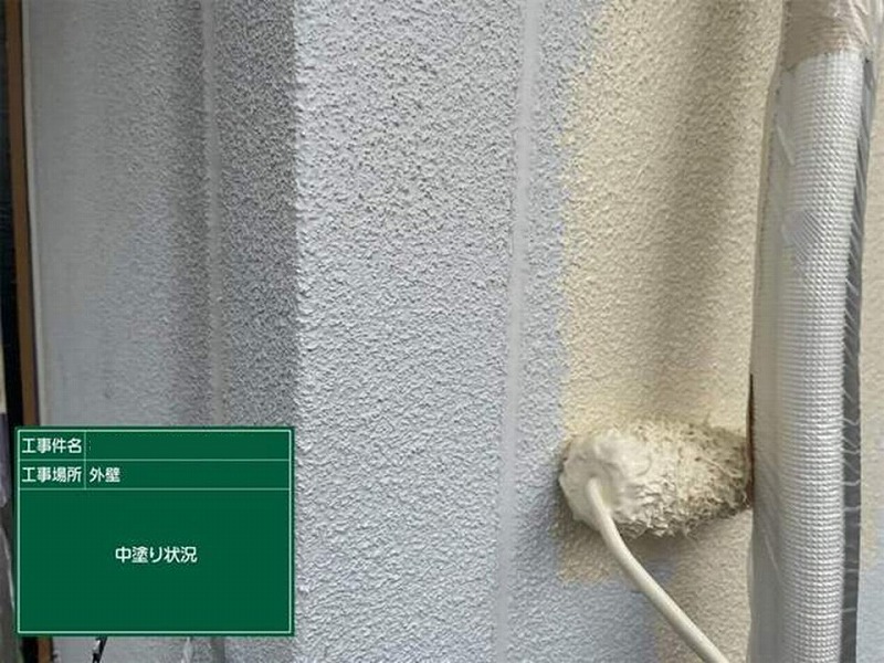 外壁の中塗り