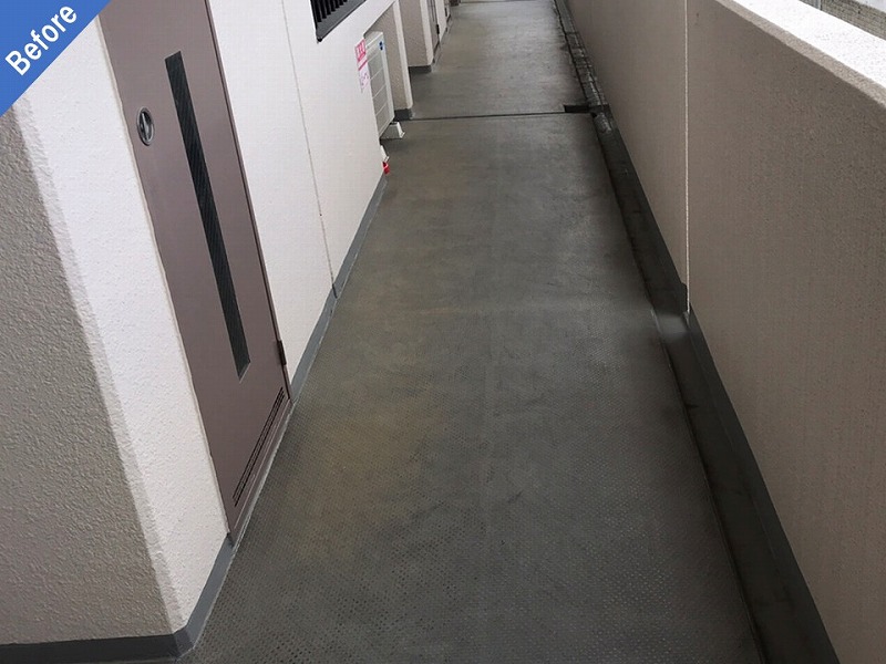 兵庫県西宮市の長尺シート張り替え前のマンション共用廊下