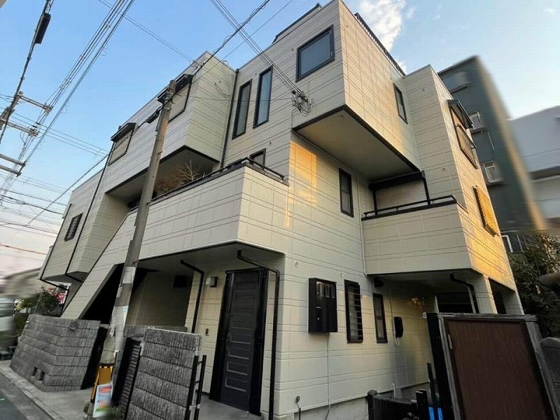 外壁塗装後の旭化成ヘーベルハウスの全景