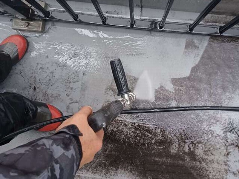 土間の高圧洗浄工事