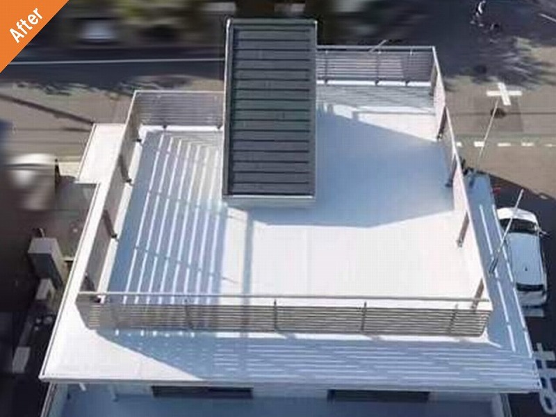 屋上防水と屋根カバー工法施工後の屋上全景