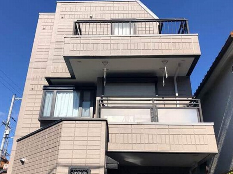 外壁塗装完工後の旭化成ヘーベルハウスの全景
