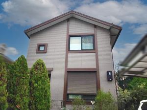 2階に軒天がある住宅