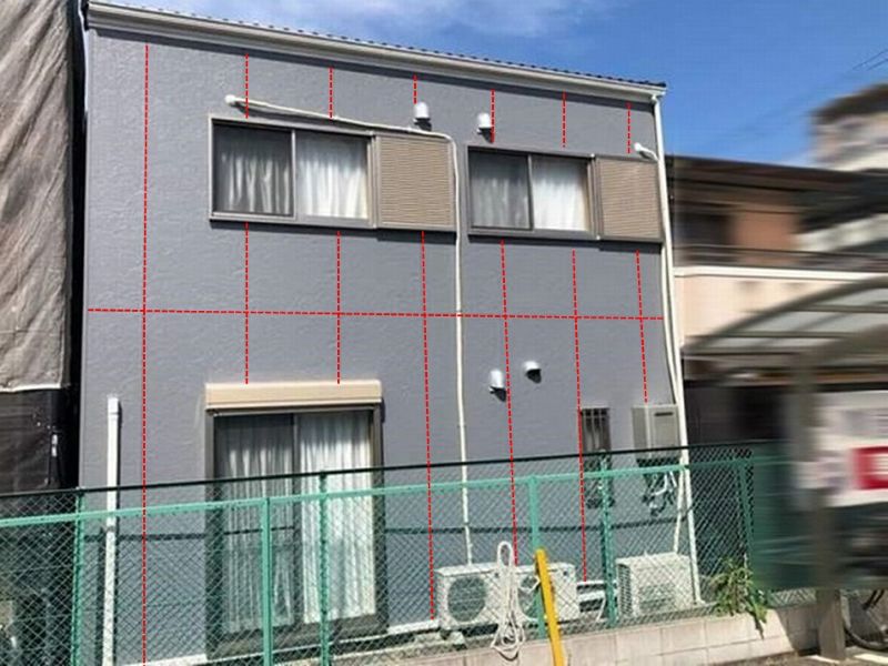 サイディングボードのパネルを貼り付けた住宅