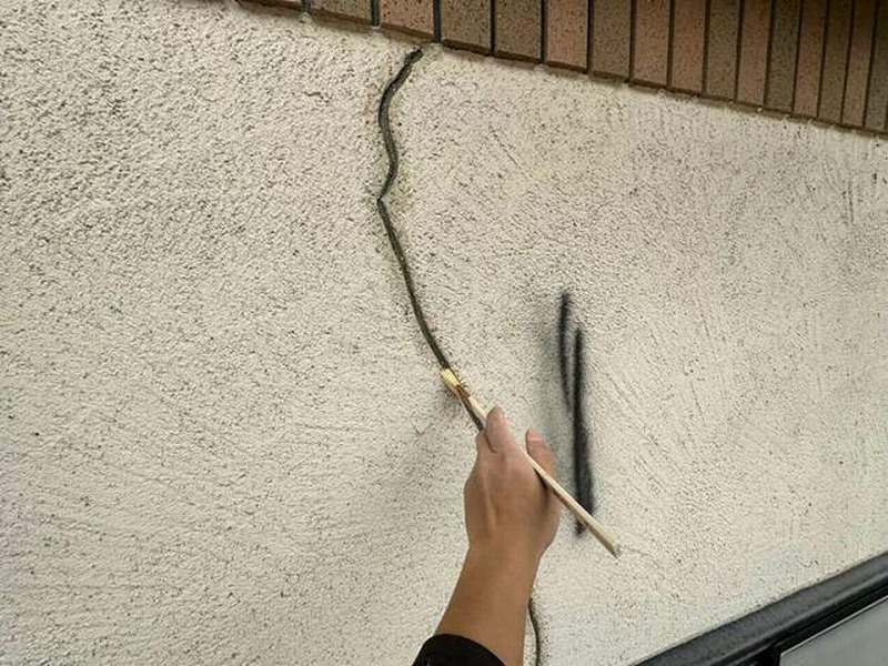 カットした溝にプライマー塗布