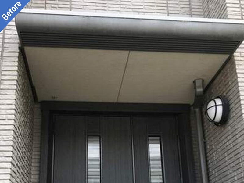 外壁塗装前の玄関廻りの軒天