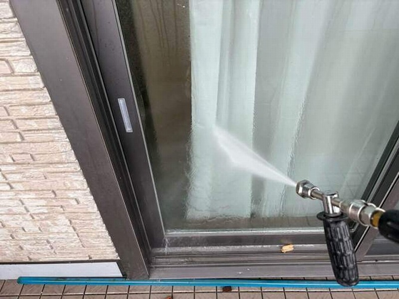 窓ガラスの高圧洗浄工事