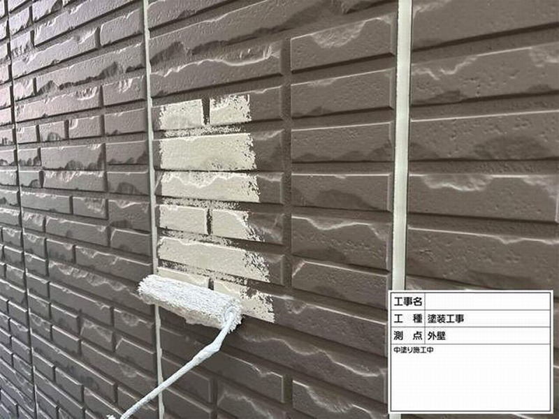 外壁の中塗り