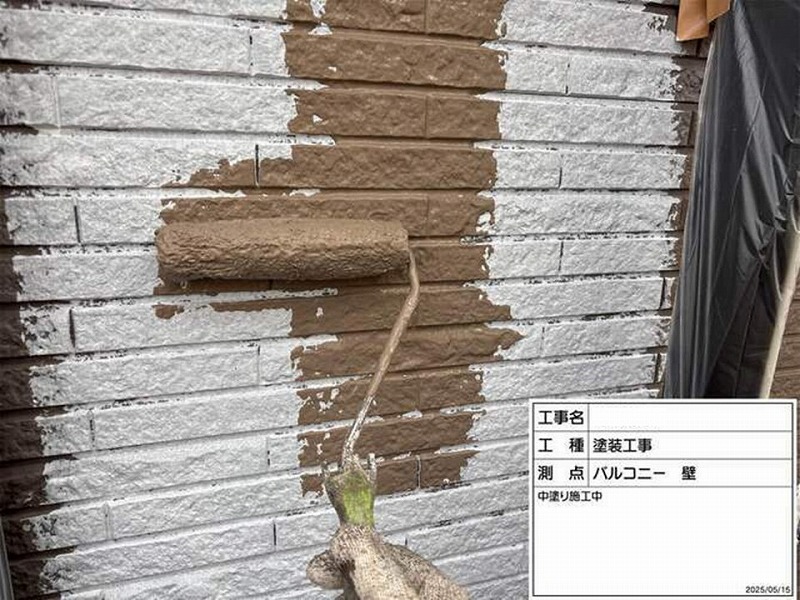 外壁の中塗り