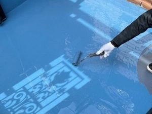 ウレタン樹脂塗布（1層目）（ウレタン防水工事）