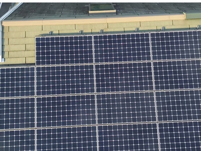 太陽光パネルが設置されたグリシェイドグラッサ
