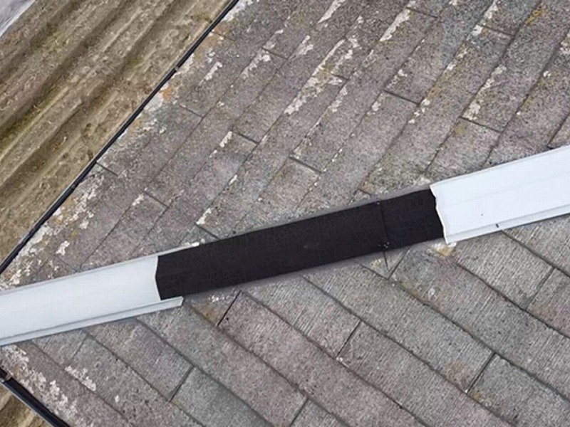 棟板金の破損