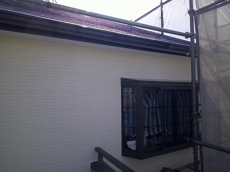足場を降りながら建物全体の最終点検