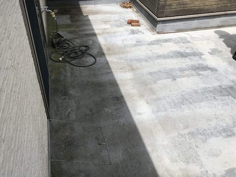 バルコニーの調査