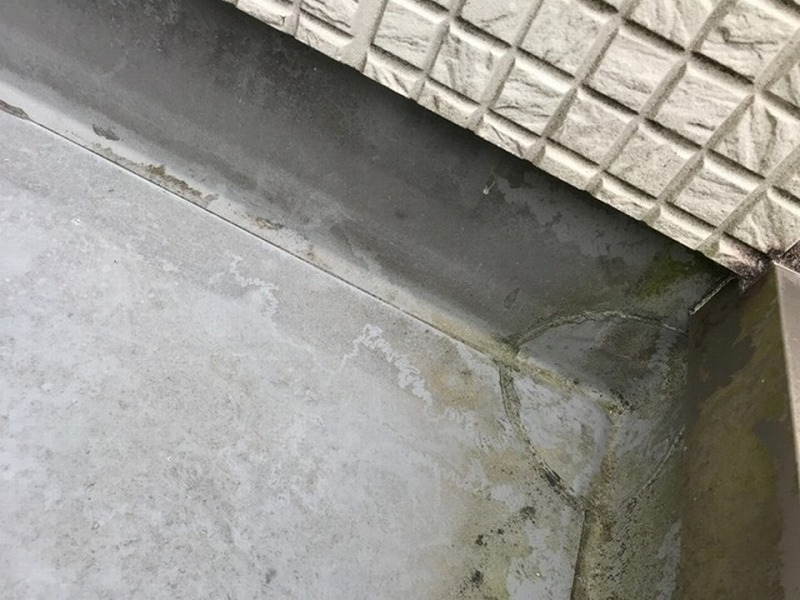 劣化した塩ビシート防水層