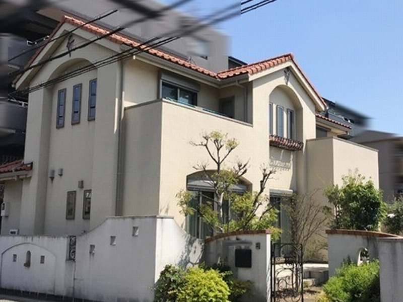 大阪市東住吉区のセラミック仕上げの戸建て住宅