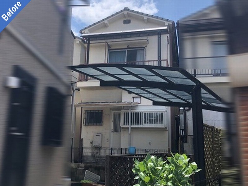 松原市の外壁補修前の戸建て住宅の背面