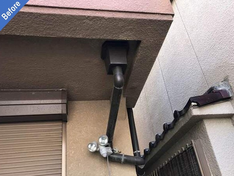 外壁塗装前の雨樋と軒天