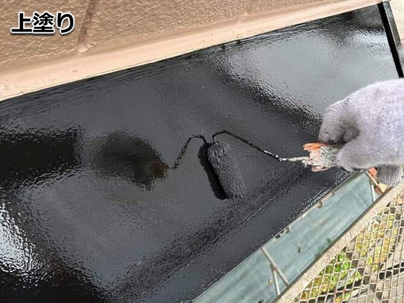シャッターボックスの中塗り