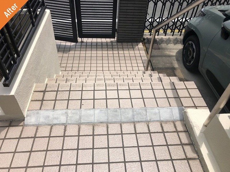 補修前の玄関ポーチのタイル