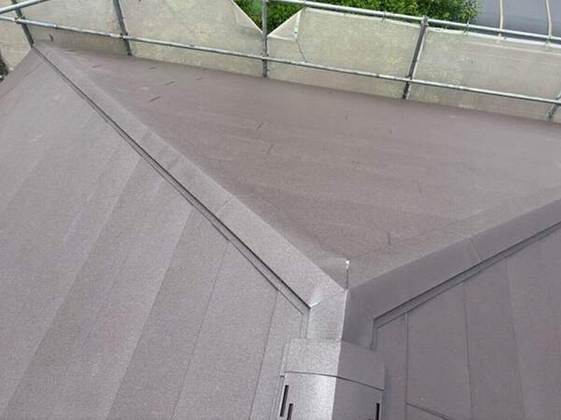 棟板金の取り付け完了