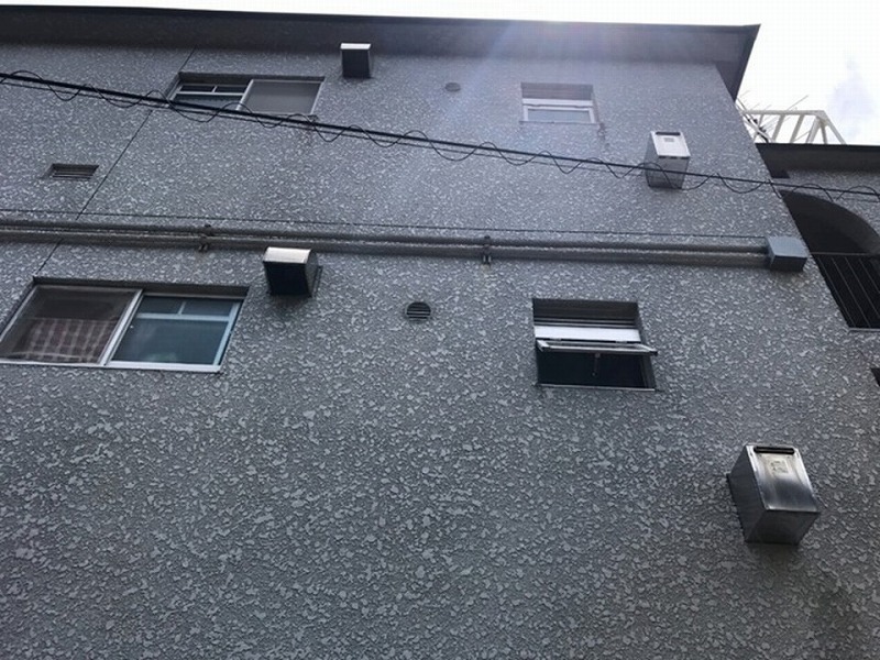 モルタル外壁(スタッコ仕上げ)のマンション