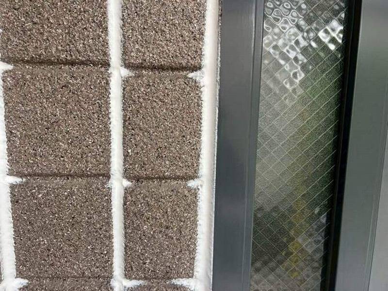 サッシ廻りのコーキング補修