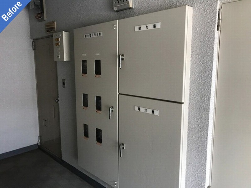 外壁塗装前のマンションの共用部BOX