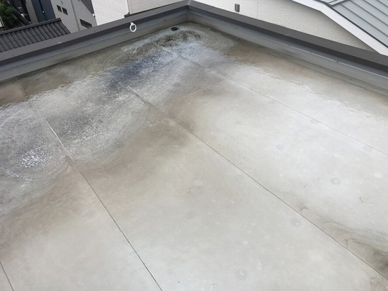 劣化した塩ビシート防水