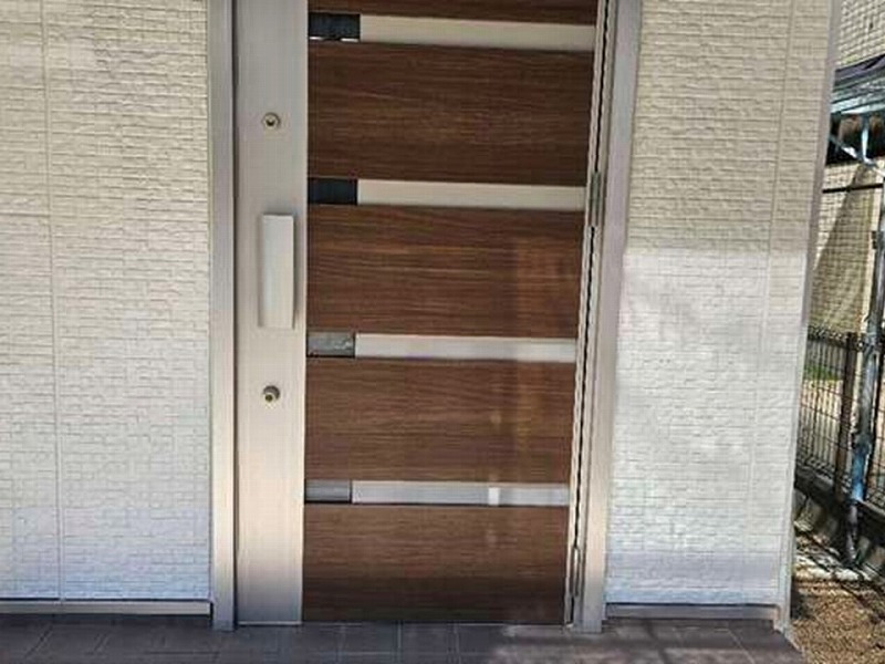 塗装後の玄関廻り