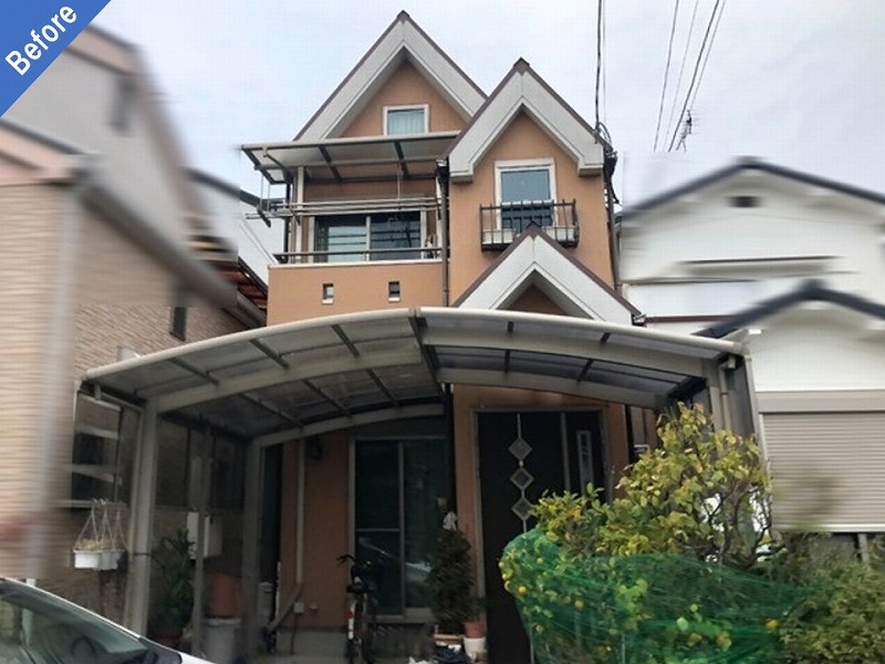 羽曳野市の外壁塗装前のリシン仕上げの窯業系サイディング