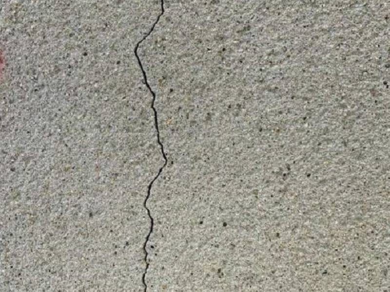 タマホームの外壁のひび割れの種類 構造クラック（幅0.3ｍｍ以上の大きなひび割れ）