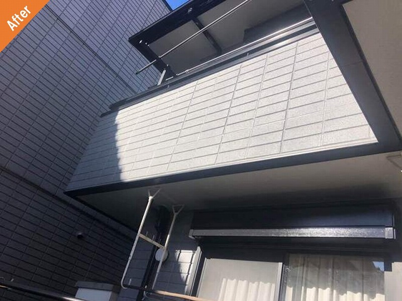 外壁塗装後の旭化成ヘーベルハウスの軒天とシャッターボックス