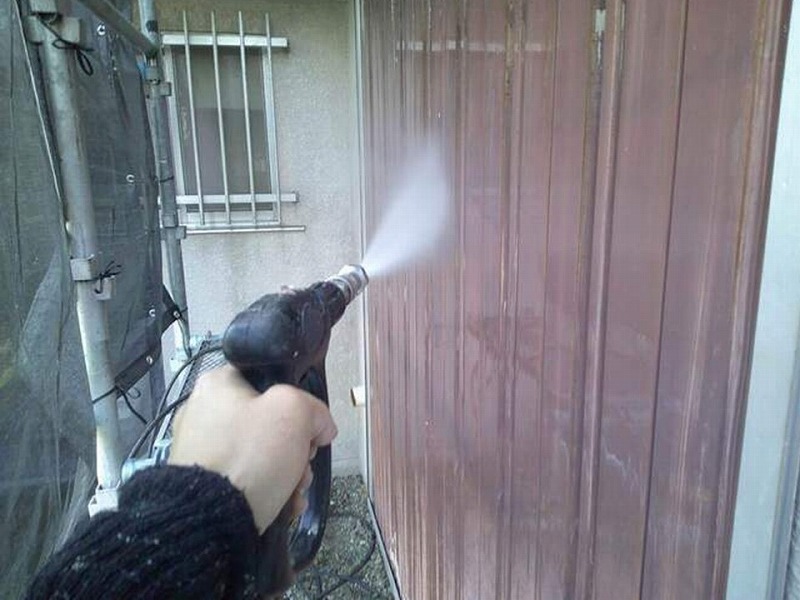 雨戸の高圧洗浄工事