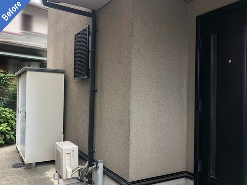 外壁塗装前の玄関廻りの外壁