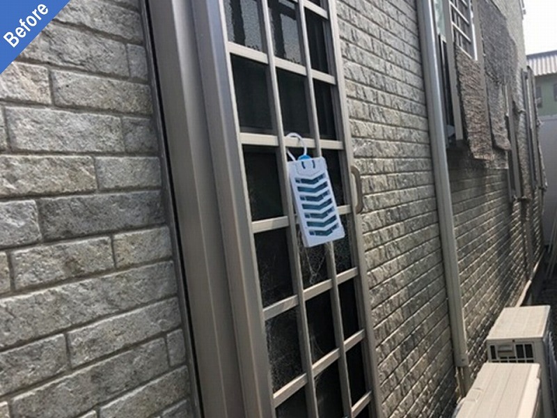 外壁塗装前の窓周辺のサイディング