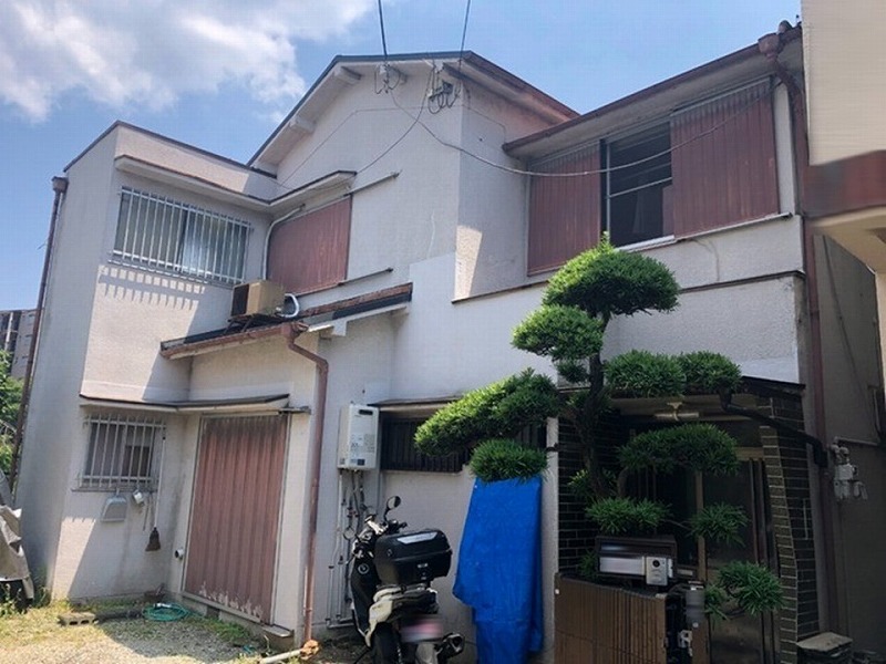 羽曳野市の深刻な雨漏り被害がある築53年の戸建て住宅