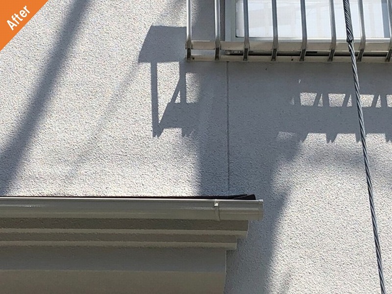 外壁塗装後のひび割れが改善されたモルタル外壁（スタッコ仕上げ）