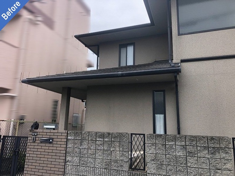 外壁塗装前のパナホームの正面外壁