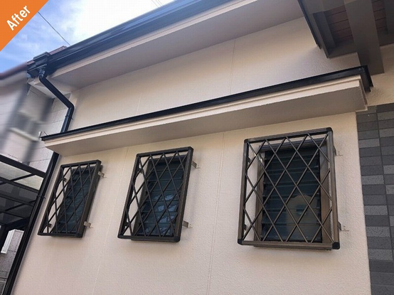 外壁塗装後の雨染みが解消された外壁