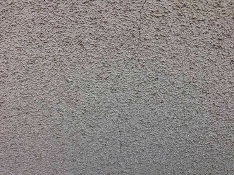 モルタル外壁のひび割れ