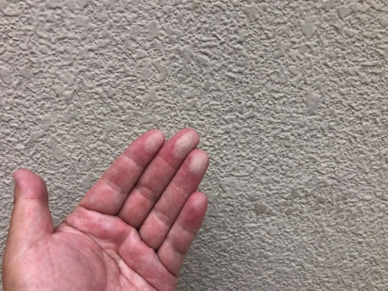 モルタル外壁のチョーキング現象