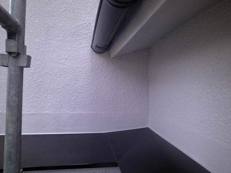 塗装後の補修跡