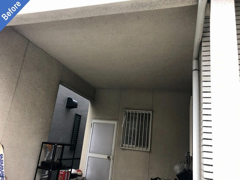 外壁塗装前のガレージ