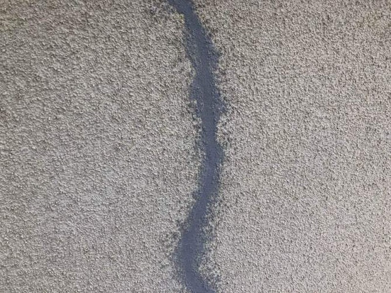 ひび割れVカット補修完了