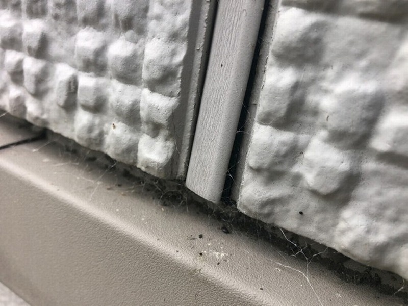 目地から浮いたガスケット